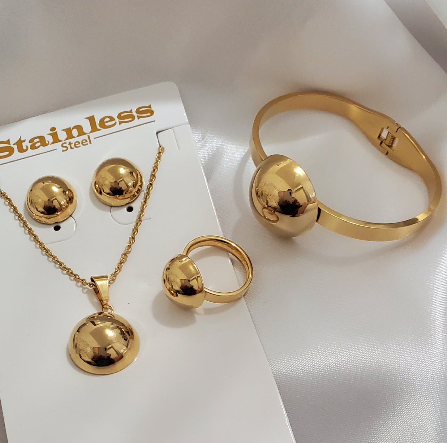 18K Gold Plated Stainless Steel Ball Jewelry Set