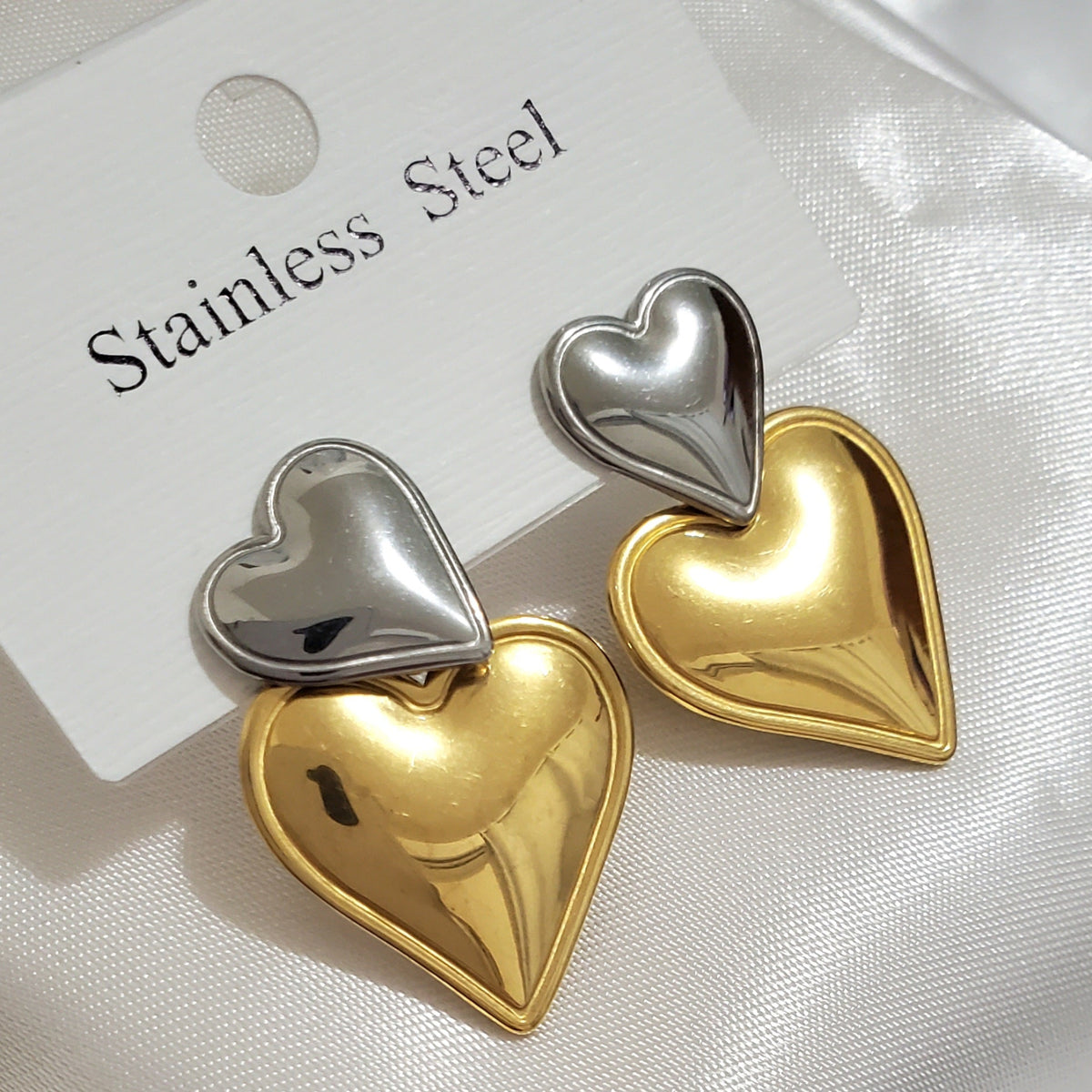 Aretes Corazón Plateada y Dorado