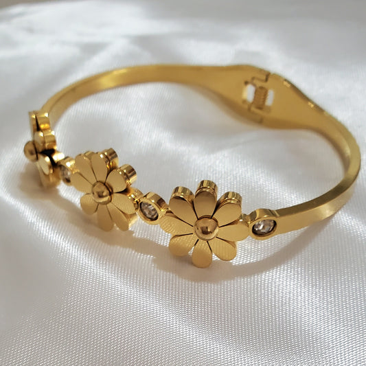18K Gold Plated Stainless Steel Daisy Cubic Zirconia Bangle Bracelet