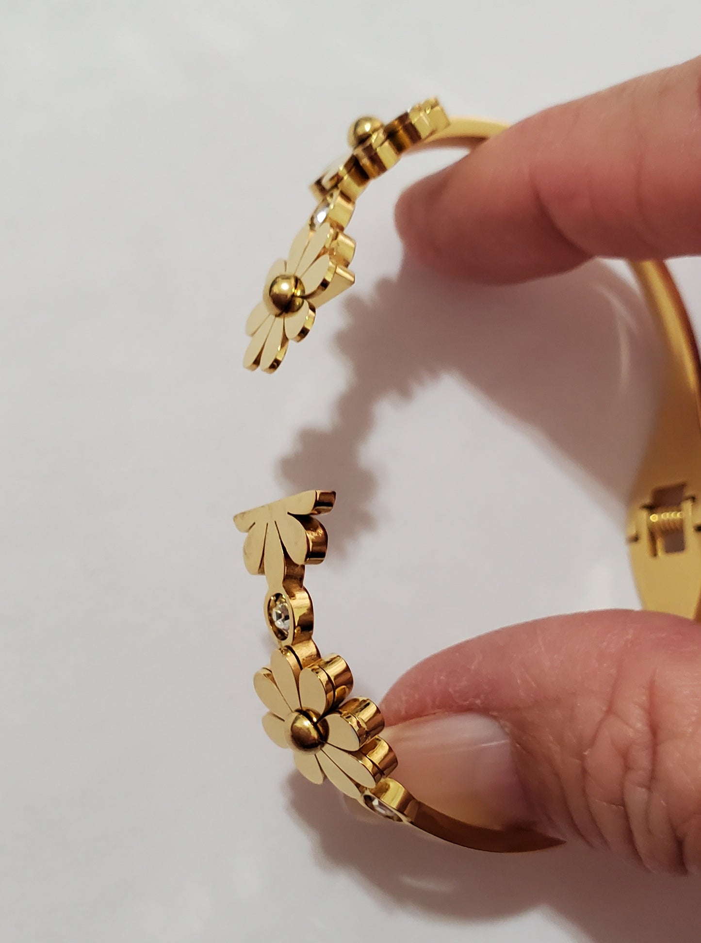 18K Gold Plated Stainless Steel Daisy Cubic Zirconia Bangle Bracelet