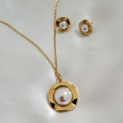 18K Gold Plated Stainless Steel Pearl Jewelry Set – Necklace, Earrings, Bracelet & Ring (4 pcs)