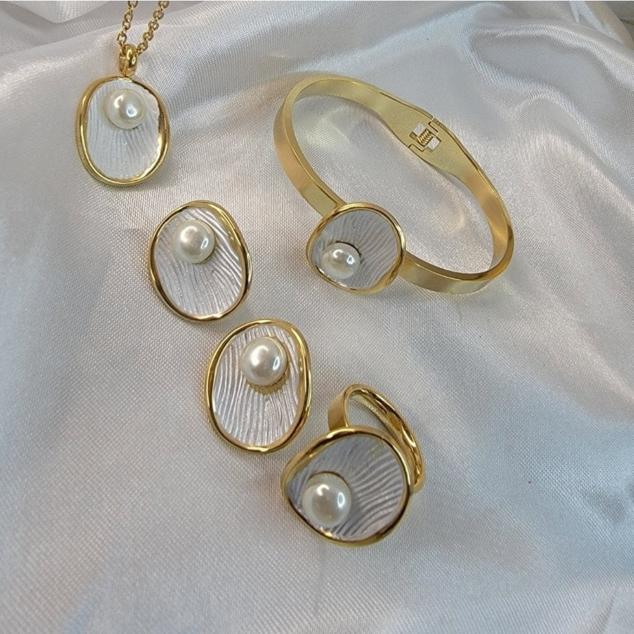 18K Gold Plated Stainless Steel Pearl Seashell Jewelry Set – Necklace, Bracelet, Ring & Earrings (4 pcs)