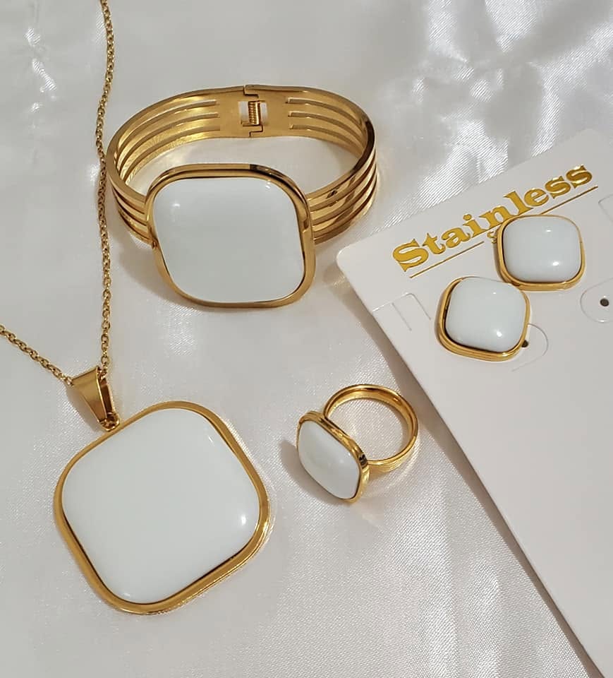 Wholesale Mixed Necklace Set – 6 Pieces