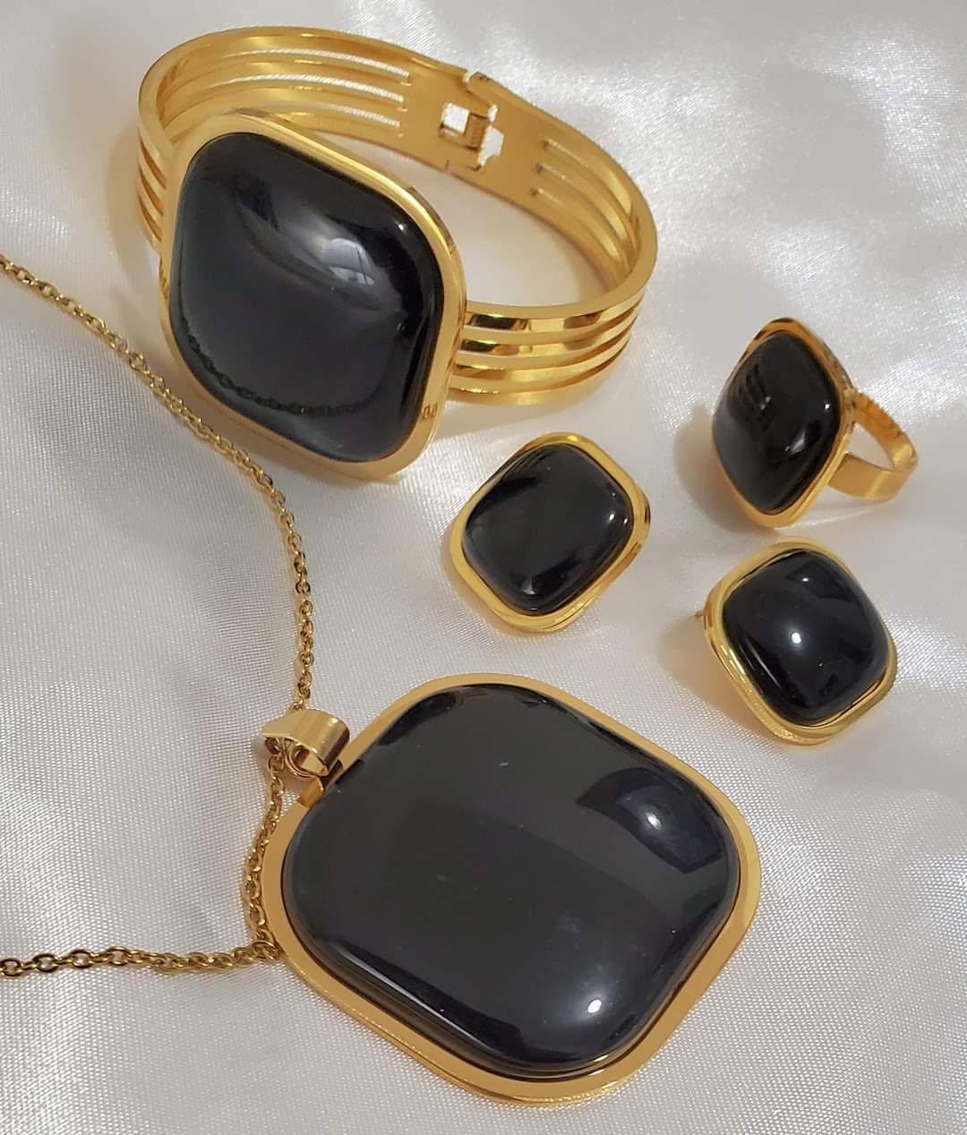 Set de Collares 6pcs Mixtos