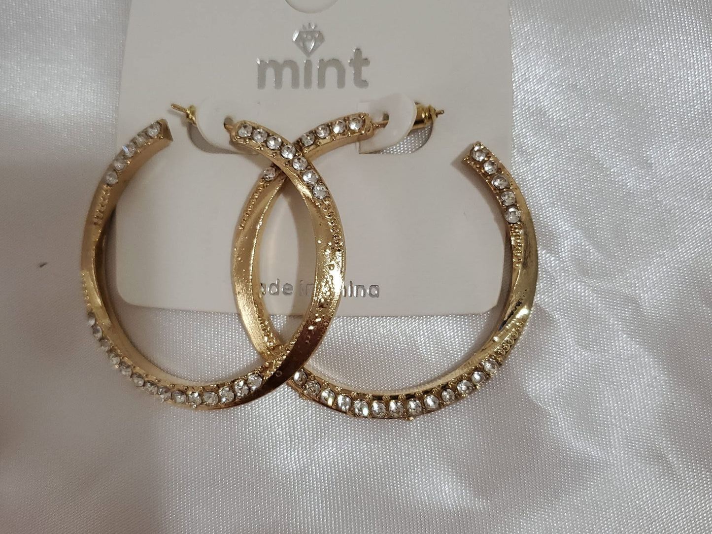 Aretes Dorado y Plateado 6pcs Mixtas