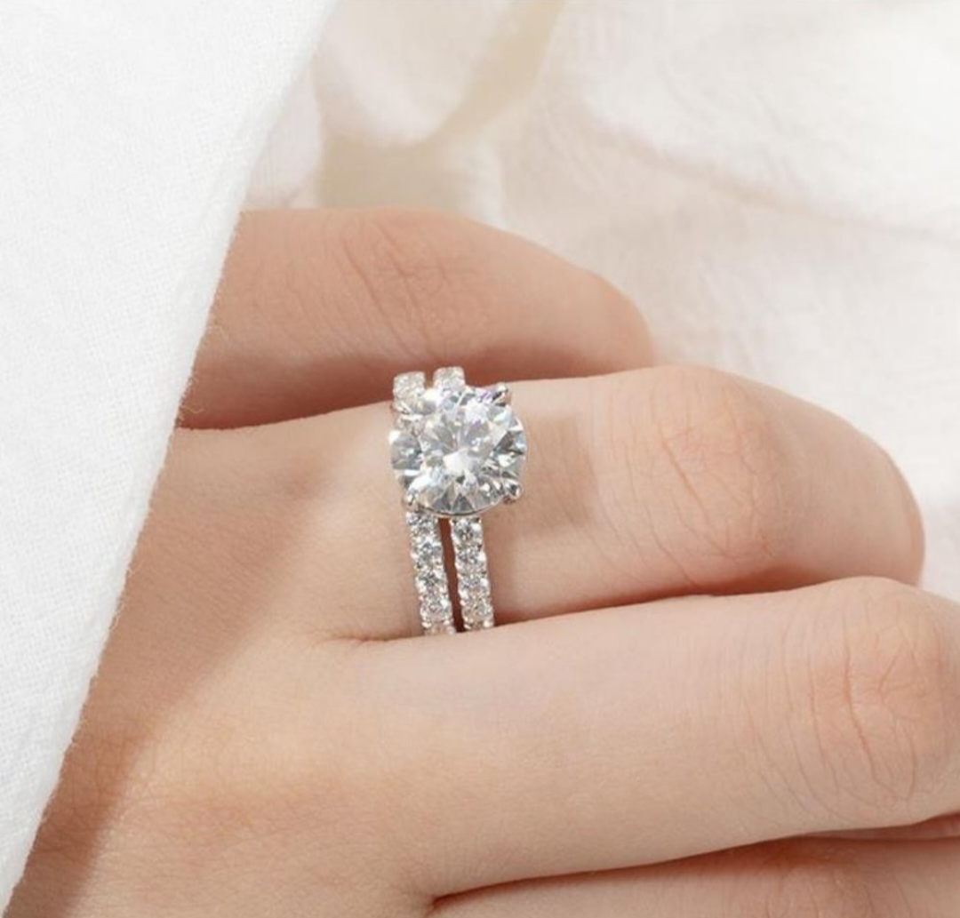 Certified  Moissanite 4.2 Sidestone Bridal Engagement Ring Set