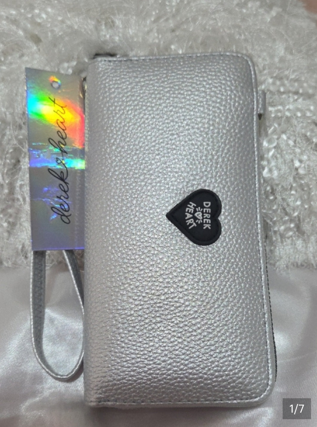 Derek Heart Metallic Silver Wallet