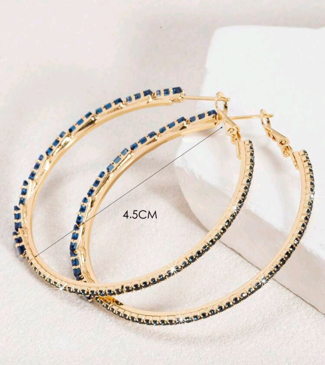 Aretes en Azul Marino y Dorados