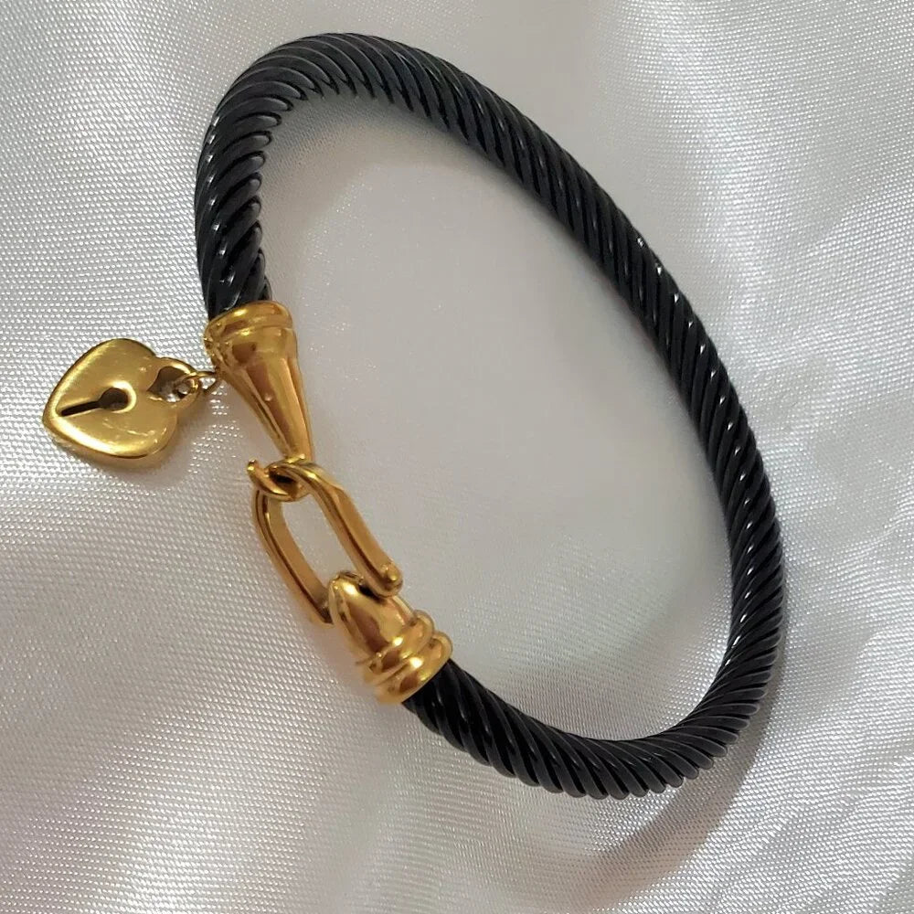18K Gold Plated Heart Twist Cable Bracelet