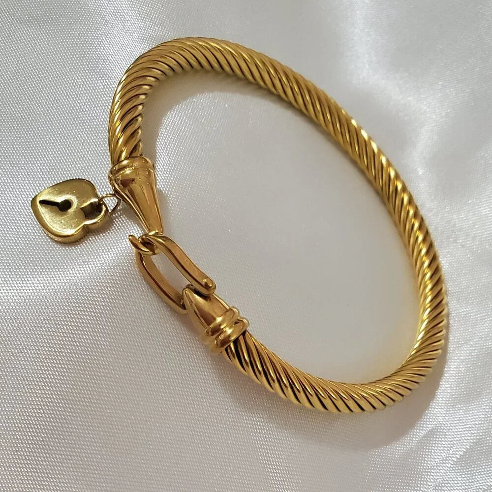 18K Gold Plated Heart Twist Cable Bracelet